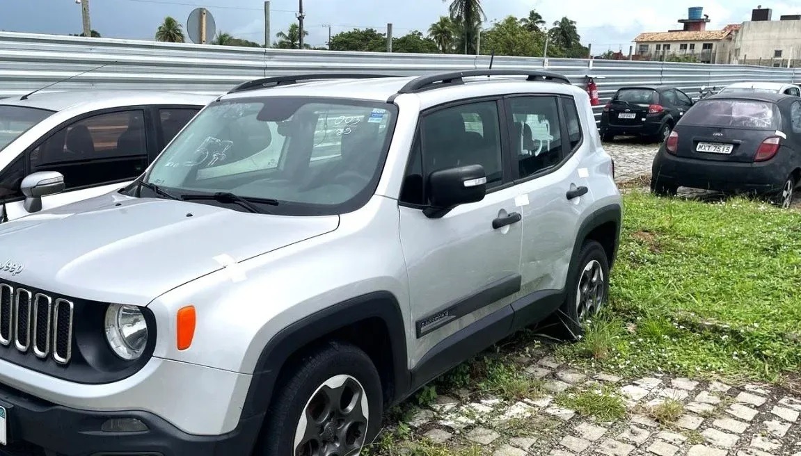 Detran-RN coloca 104 veículos em leilão on-line; lista tem Hilux, BMW e Jeep