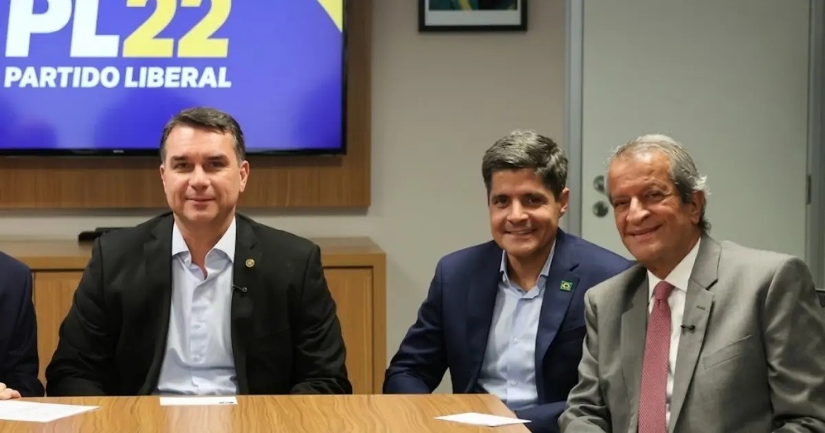 União Brasil e PP anunciam apoio a Flávio Bolsonaro no segundo turno
