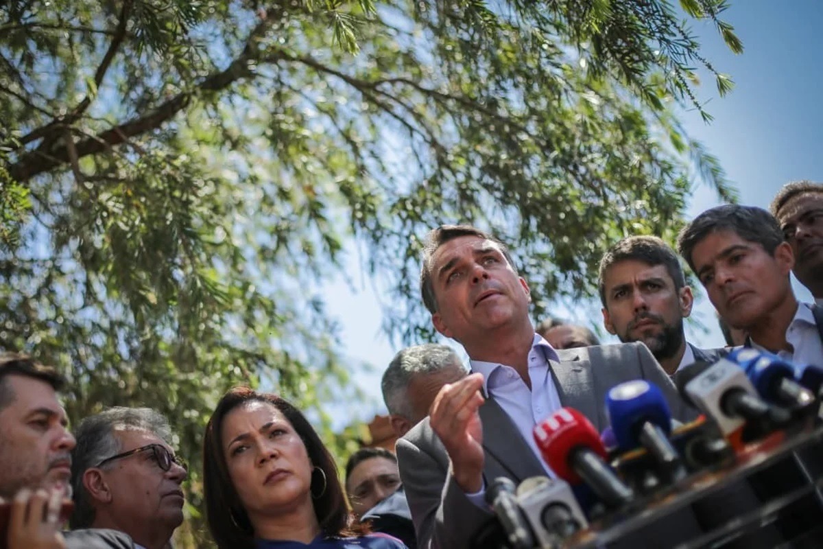 Flávio: mudança na Constituição é sobre maioridade penal e fim da reeleição