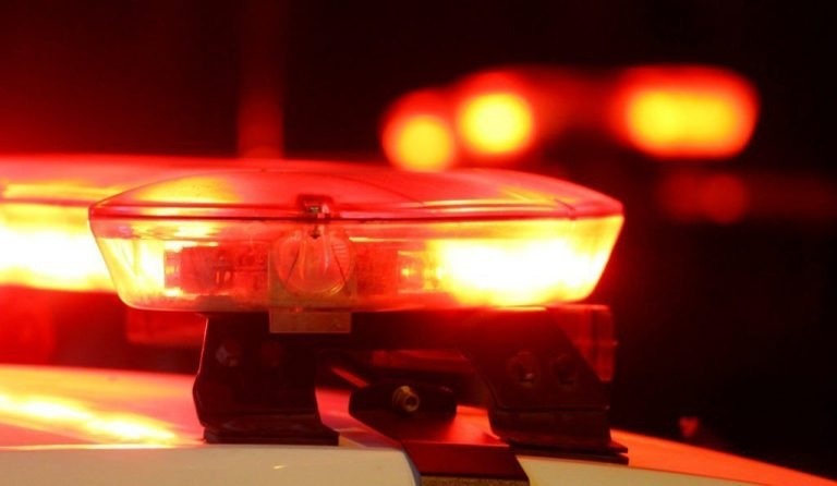 Homem é morto a facadas enquanto dormia em frente ao prédio da Ceasa, em Natal