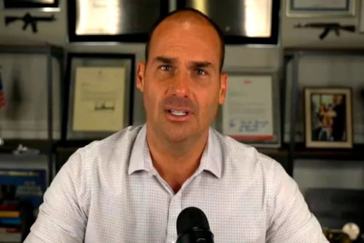 Moraes manda prender Eduardo Bolsonaro após condenação definitiva no STF