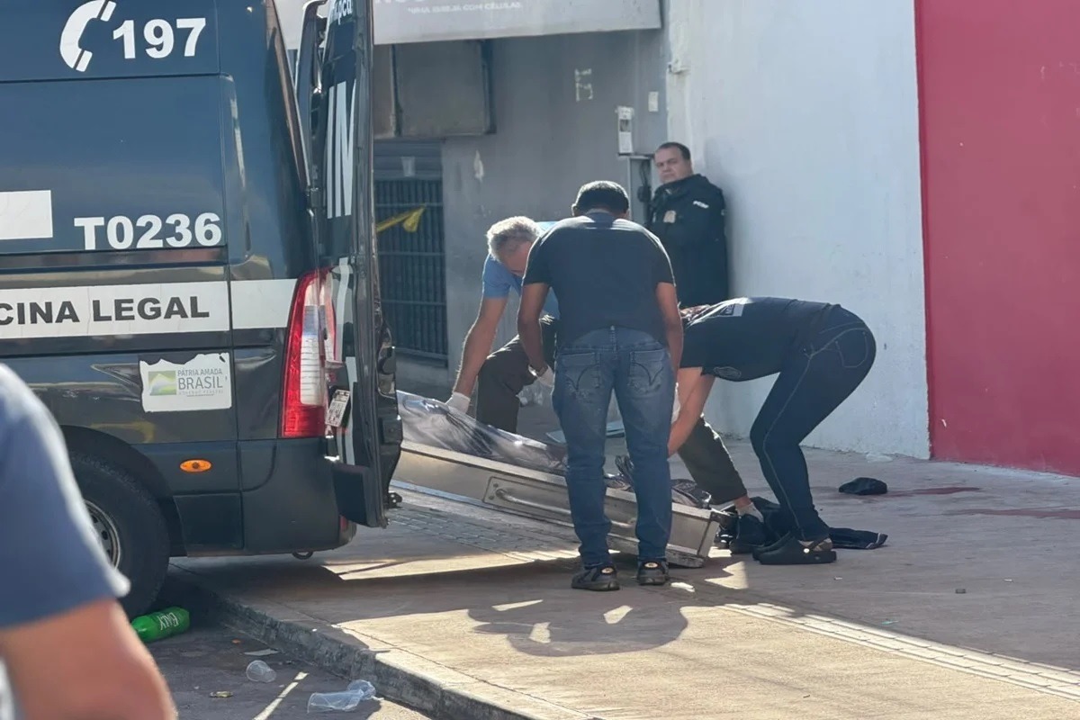Jovem é morto a facadas após confusão em via pública