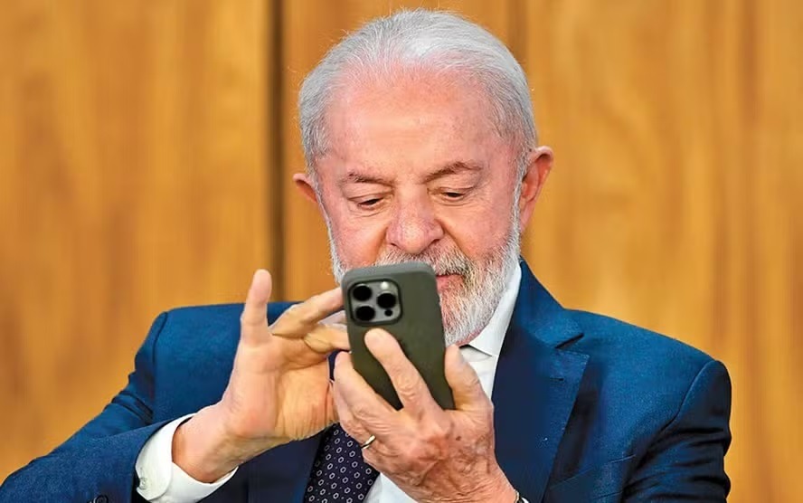 Após aprovação da PEC da Segurança, Lula liga para chefão da CCJ e cobra próximos passos