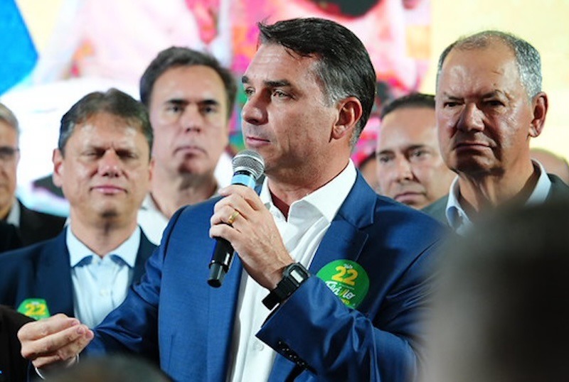 Flávio promete ‘esfregar a verdade na cara’ de Lula, no debate da Band