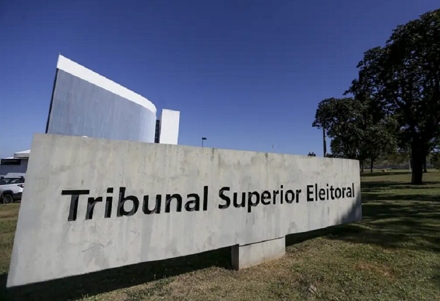 TSE forma maioria para impedir Meta de restringir posts sobre presidenciáveis