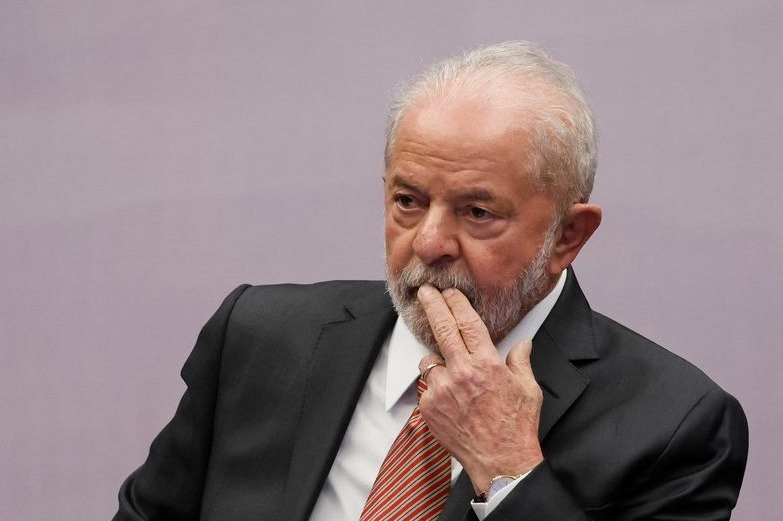 Lula passa sábado em Brasília se preparando para primeiro debate com Flávio Bolsonaro