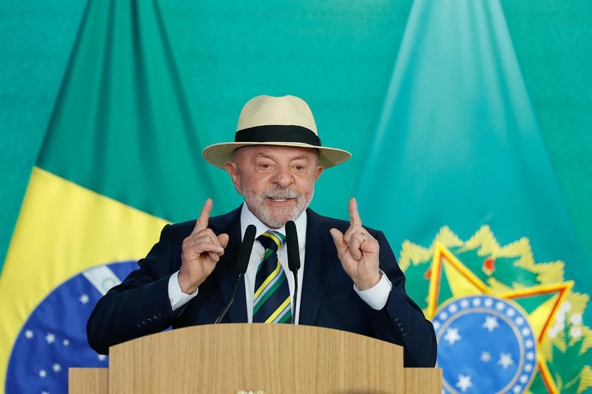 Sob críticas à lei eleitoral, Lula amplia pacote de benesses em R$ 405 bi às vésperas da eleição