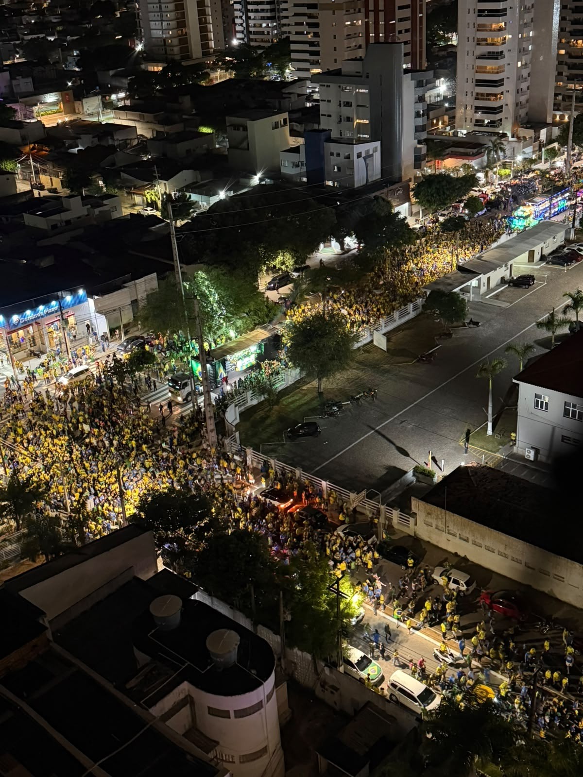 VÍDEO: Bloco 22 reúne multidão em apoio a Flavio Bolsonaro em Natal