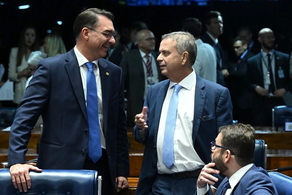 Rogério Marinho orienta Flávio a focar em propostas e rebater Lula no debate da Globo