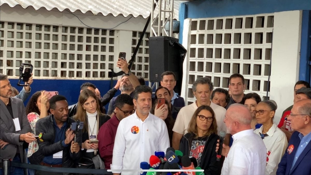 “Vai se catar, meu filho”, diz Janja a jornalista após comentário sobre Lula