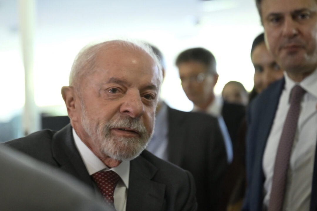 Lula acusa prefeitos de dificultar votação e fala em pedir prisão