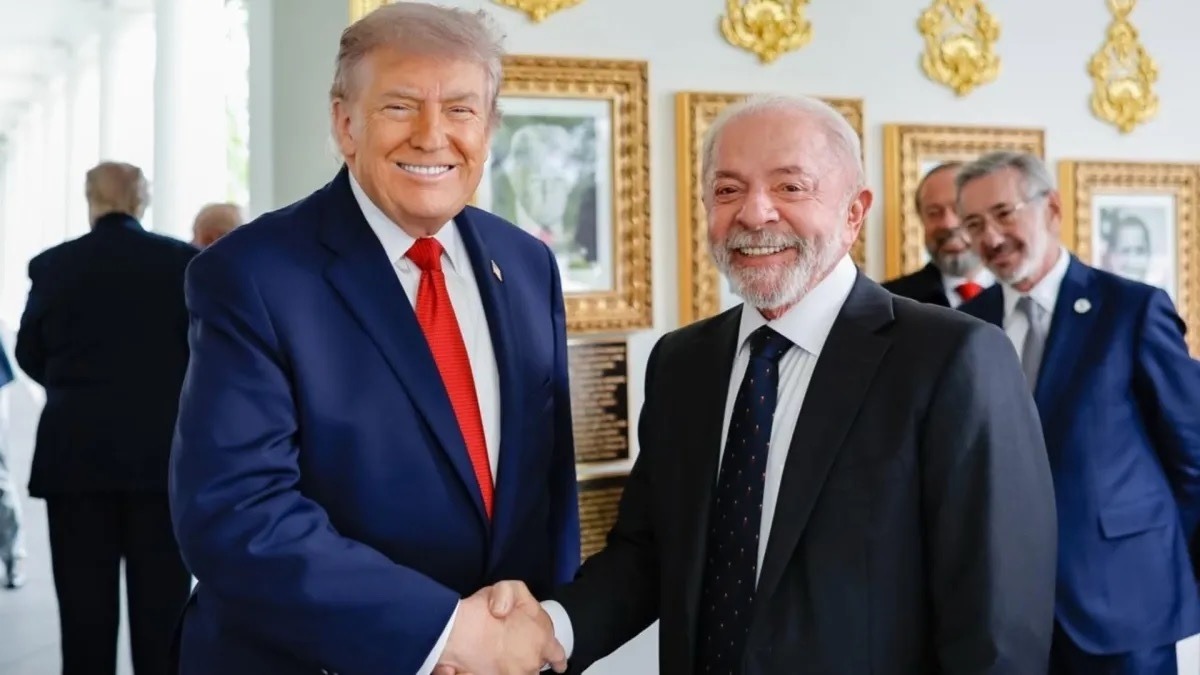 "Pareceu fraudada": Trump levanta suspeitas sobre eleição no Brasil, mas elogia Lula