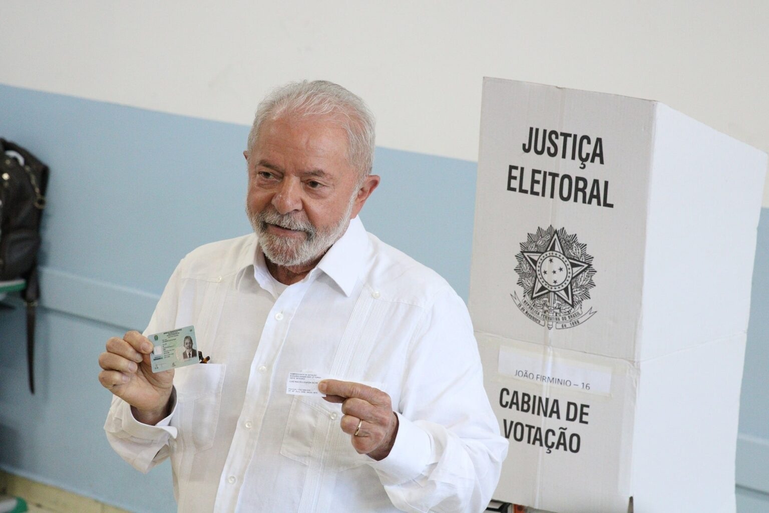 Lula volta a vencer entre presos no 2º turno, com 72,3% contra 27,6% de Flávio Bolsonaro