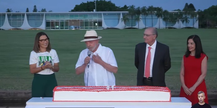 VÍDEO: Em festa de aniversário, Lula classifica viagem de Flávio como fuga vergonhosa e nega perseguição da PF