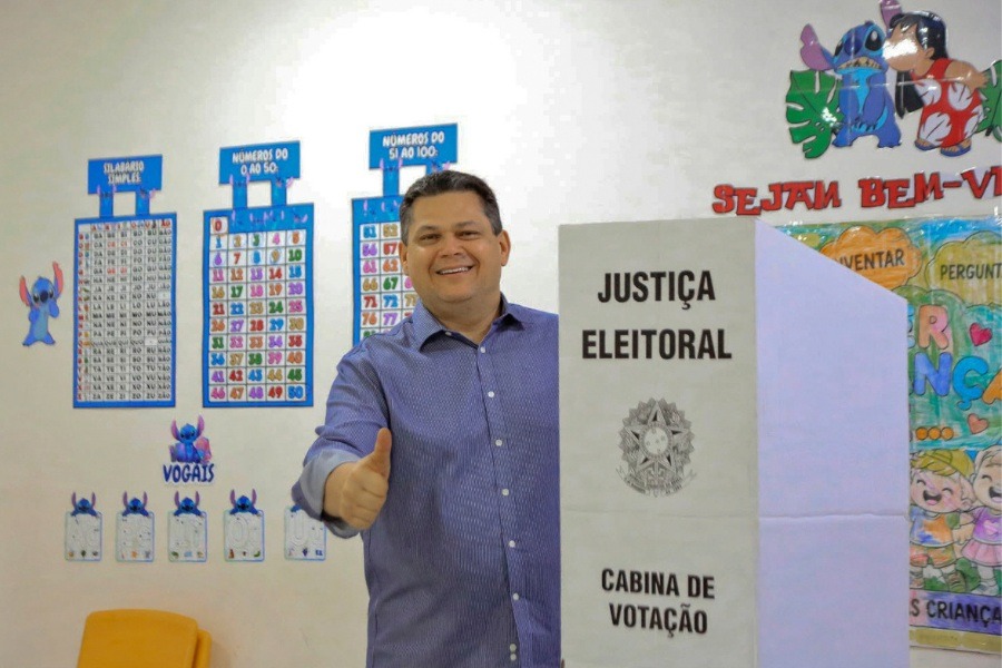 Alcolumbre avalia indulto ou anistia a Bolsonaro para garantir apoio da direita no Senado