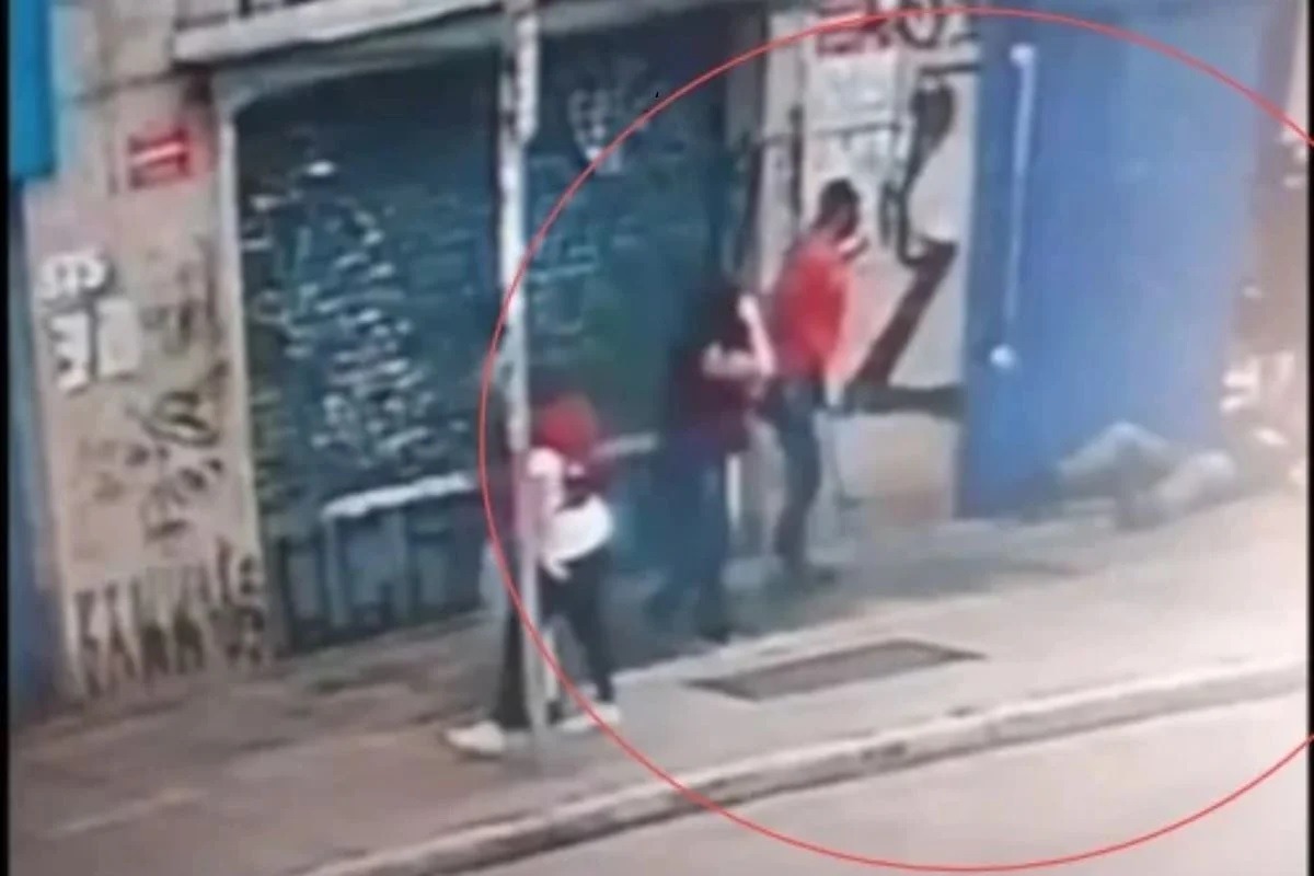 Casal suspeito de matar homem na frente da filha de 5 anos é preso