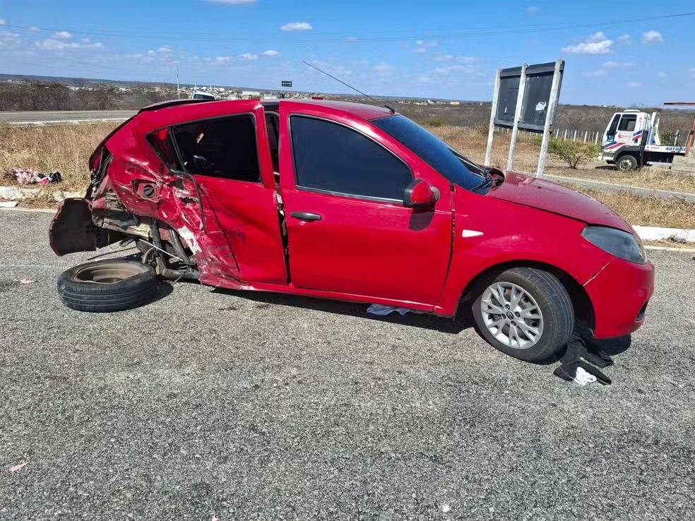 Criança de dois anos fica gravemente ferida em acidente entre dois veículos na BR-405, no RN