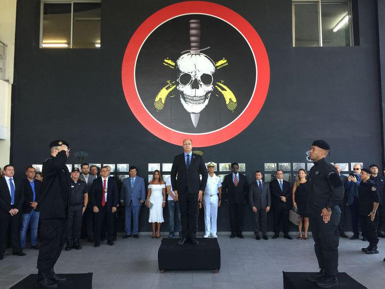 Governador do RJ volta a defender "abate de criminosos"
