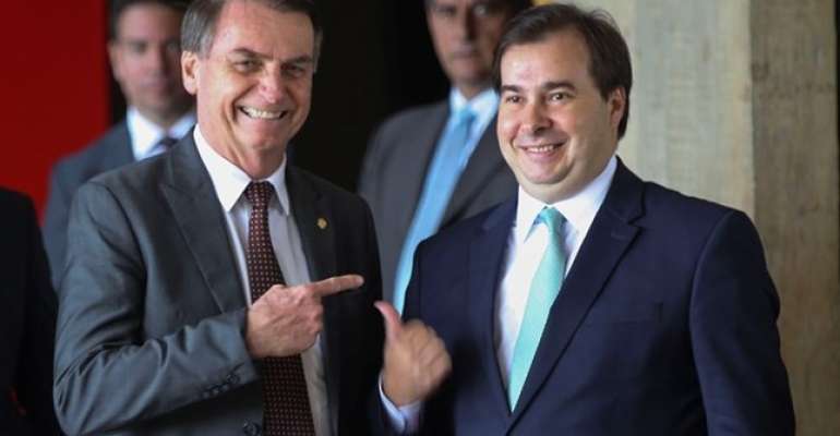Bolsonaro parabeniza Rodrigo Maia por eleição na Câmara dos Deputados