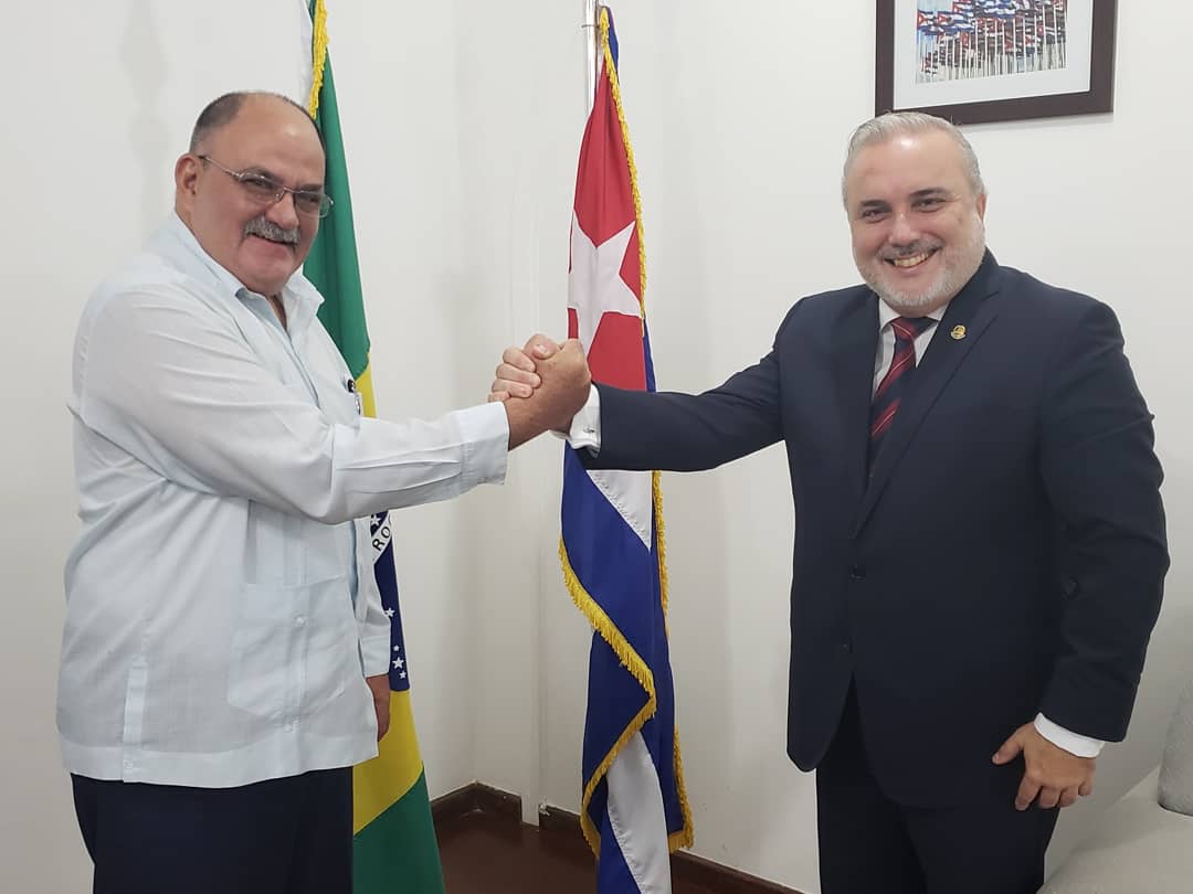 Senador do RN quer experiência do Brasil com energia renovável a favor de Cuba
