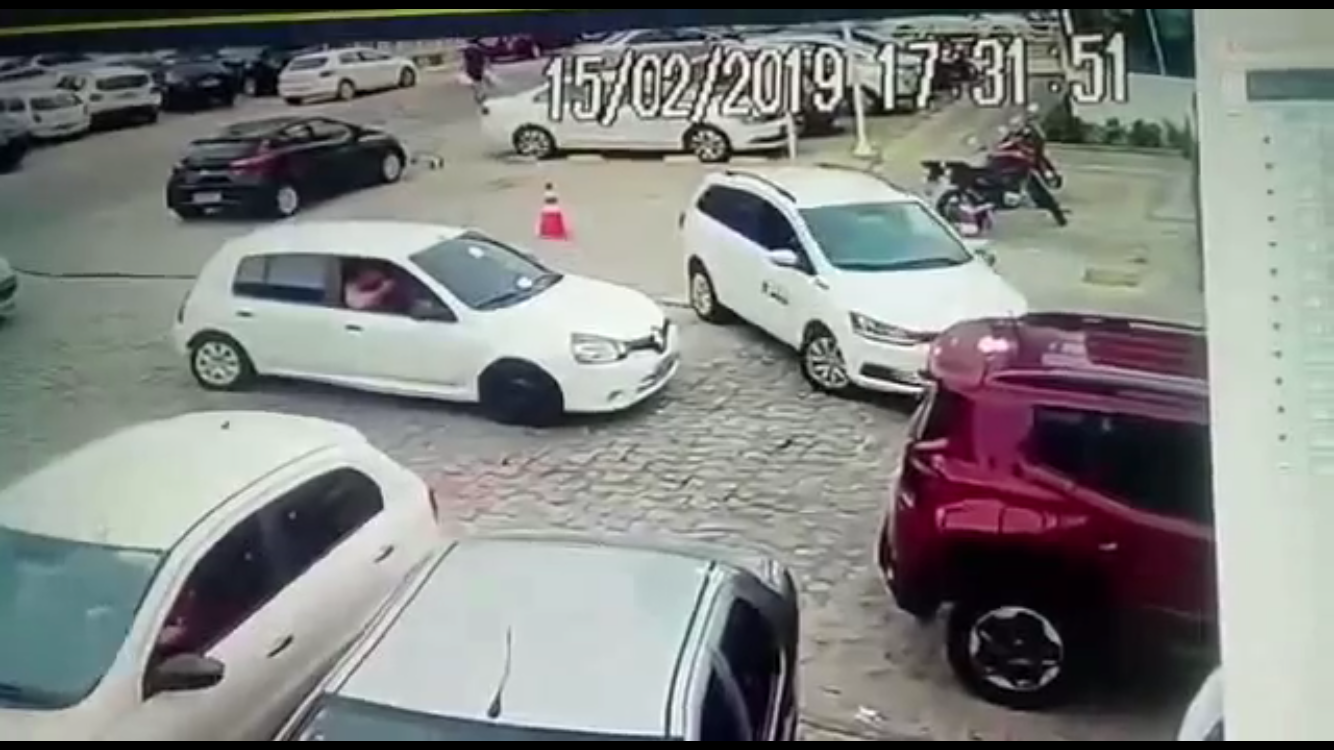 (VÍDEO) Briga de trânsito termina com motorista morto em João Pessoa