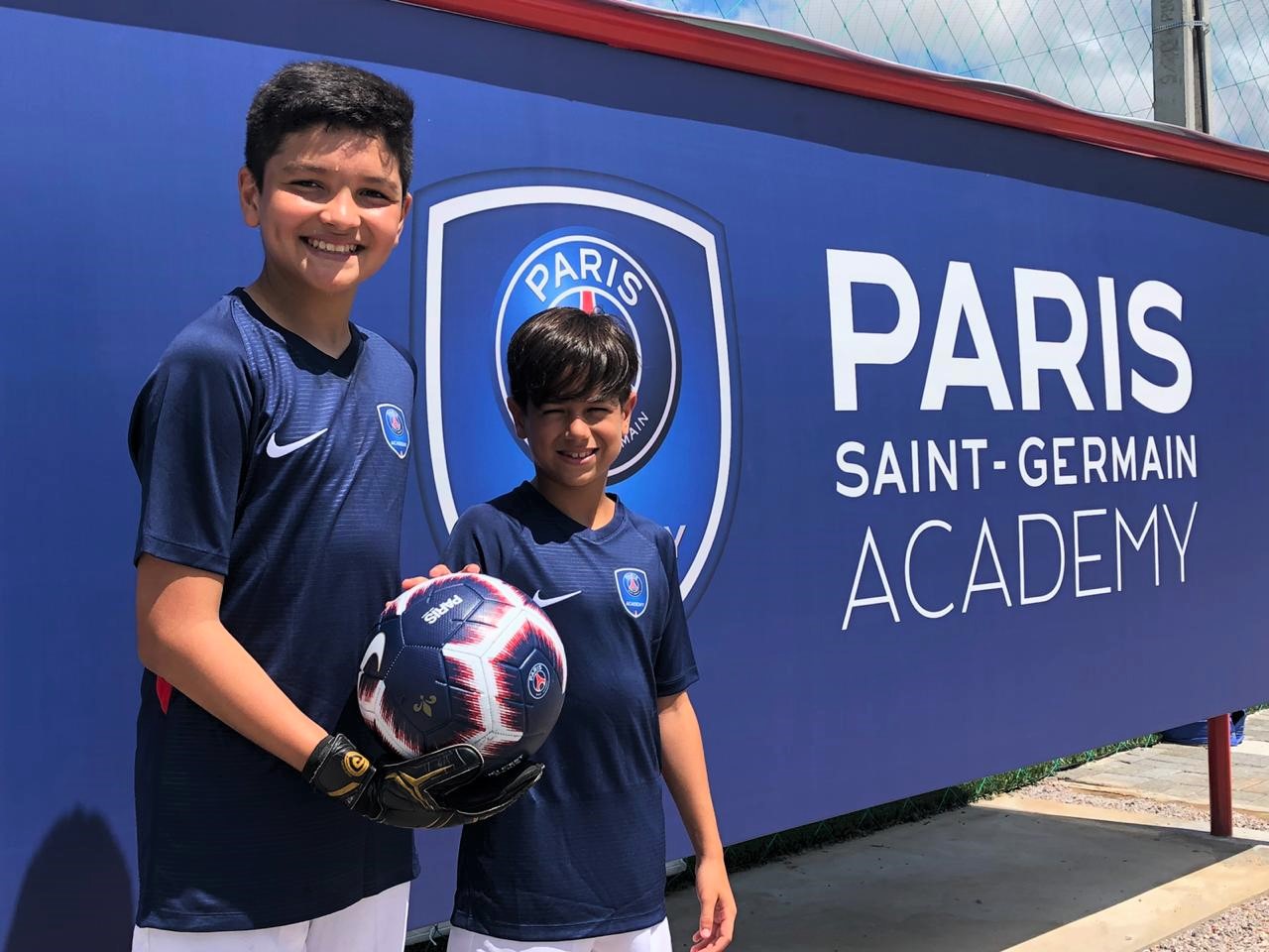 Garotos potiguares embarcam para França após seletiva do PSG Academy Natal