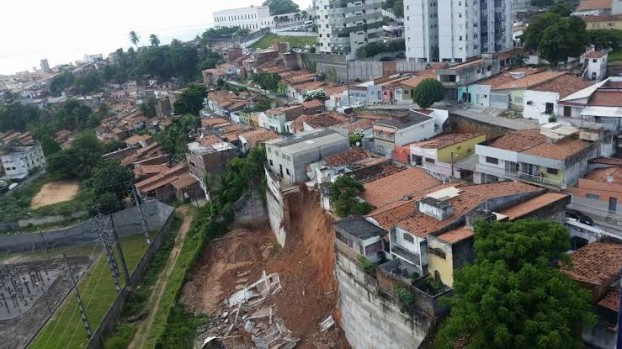 Prefeito Álvaro Dias quer demolir casas da Comunidade do Jacó