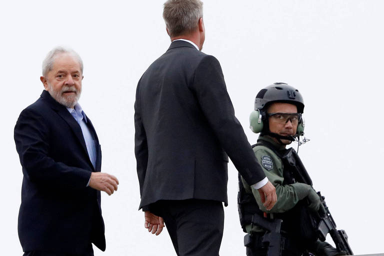 Lula chega a velório do neto em São Bernardo do Campo