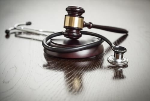 Judicialização na saúde cresce 130% no país, mostra estudo