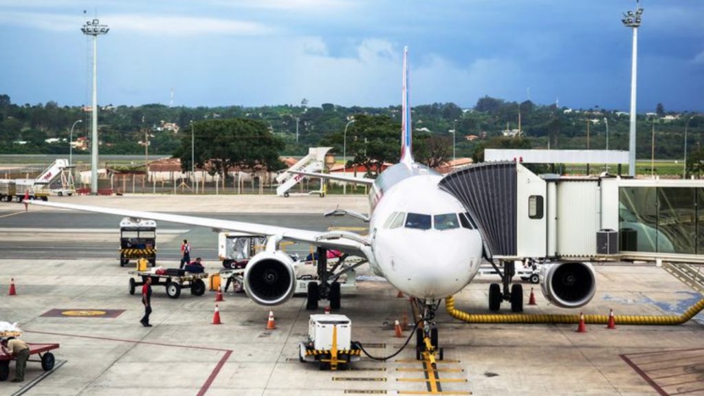 Empresas aéreas tapearam Bolsonaro com a 'compra direta' de passagens