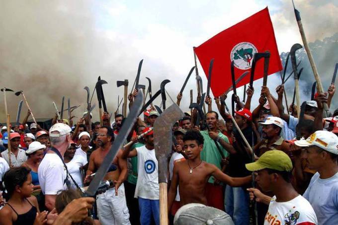 Bolsonaro: invasão de terra tem que ser tipificada como terrorismo