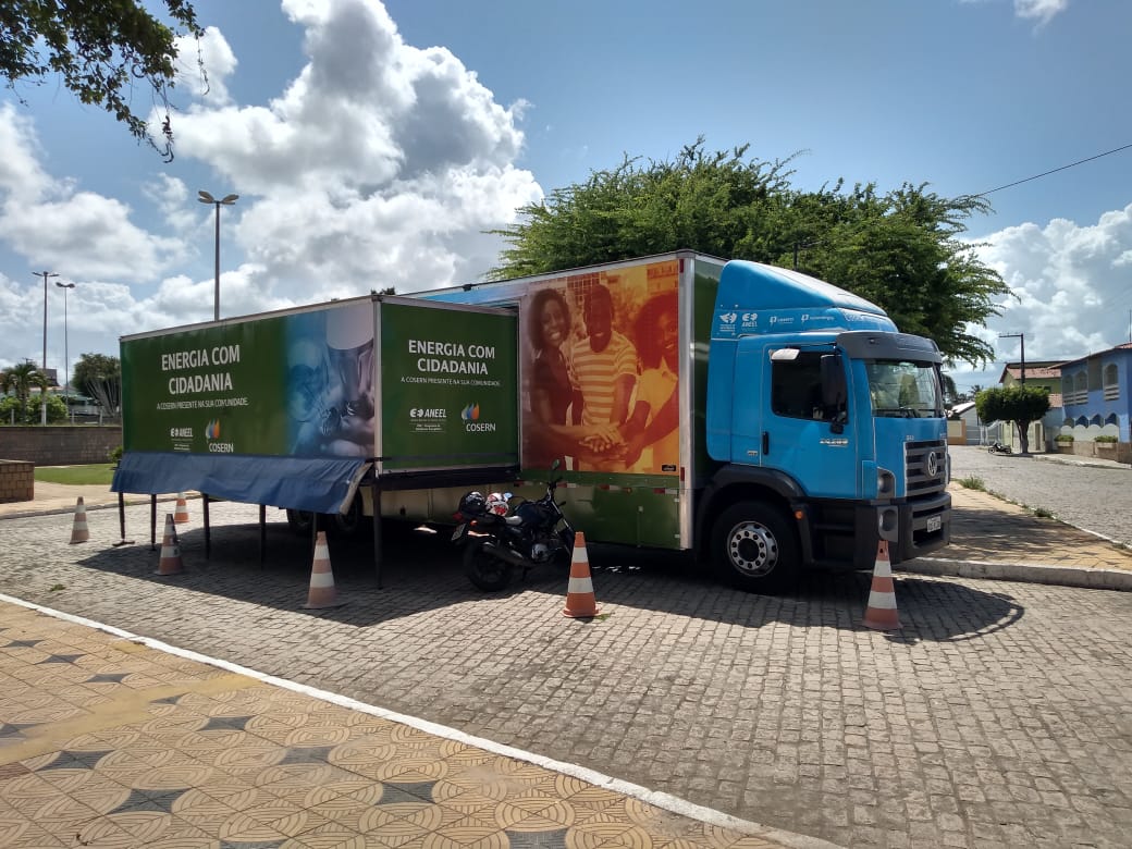 Parnamirim recebe o caminhão do projeto “Energia com Cidadania” da Cosern