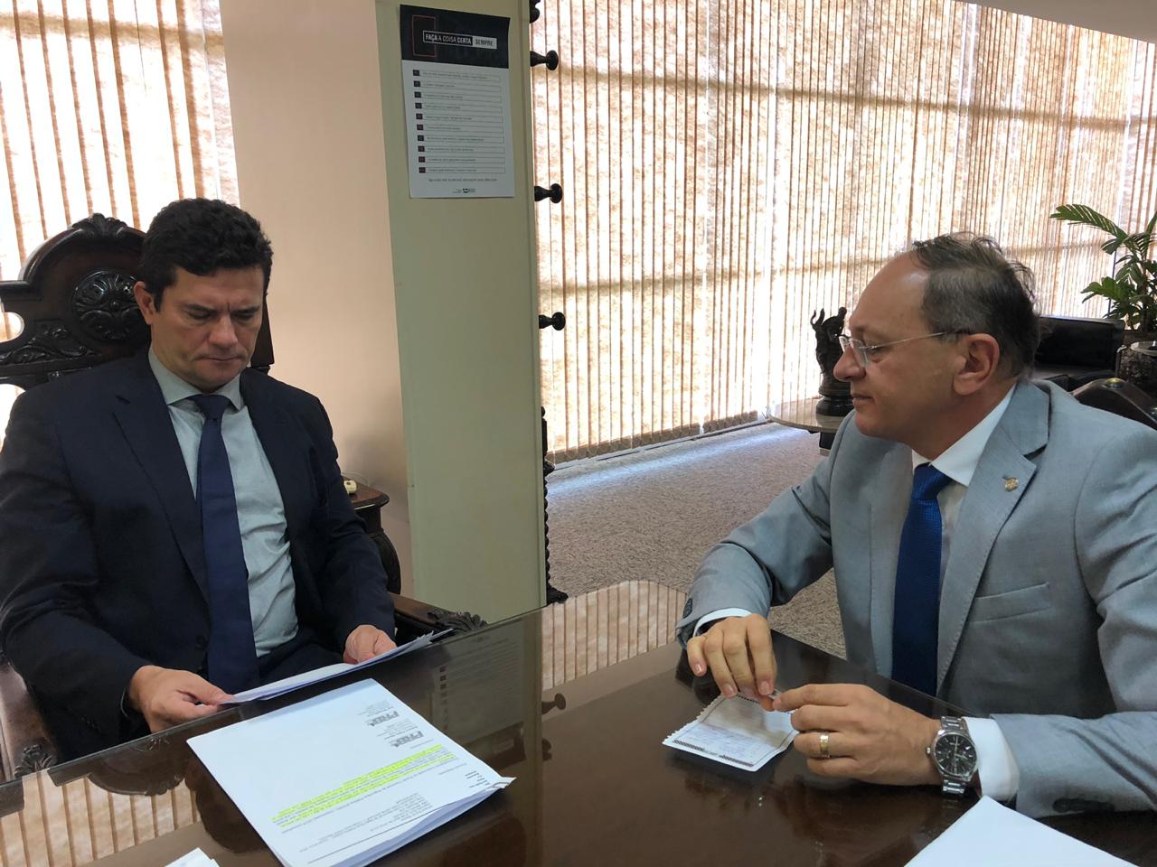 Deputado potiguar apresenta projetos de segurança ao ministro Sérgio Moro