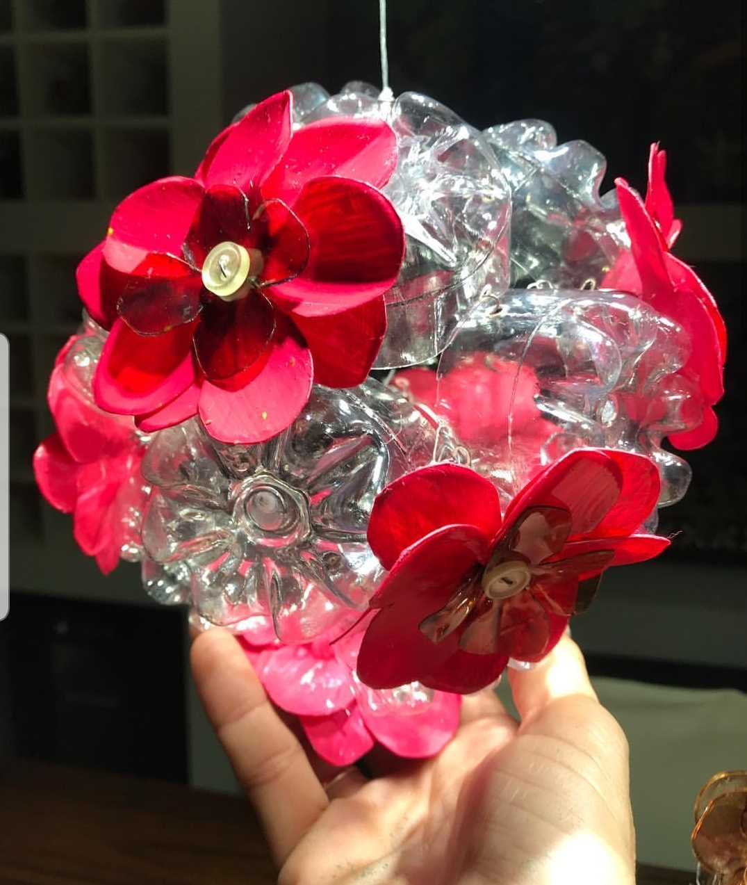 Artista plástica Ana Selma apresenta "Flores de Mainha" em shopping
