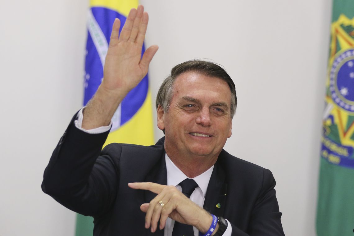 "Temos que respeitar a vontade popular", diz Bolsonaro sobre armas