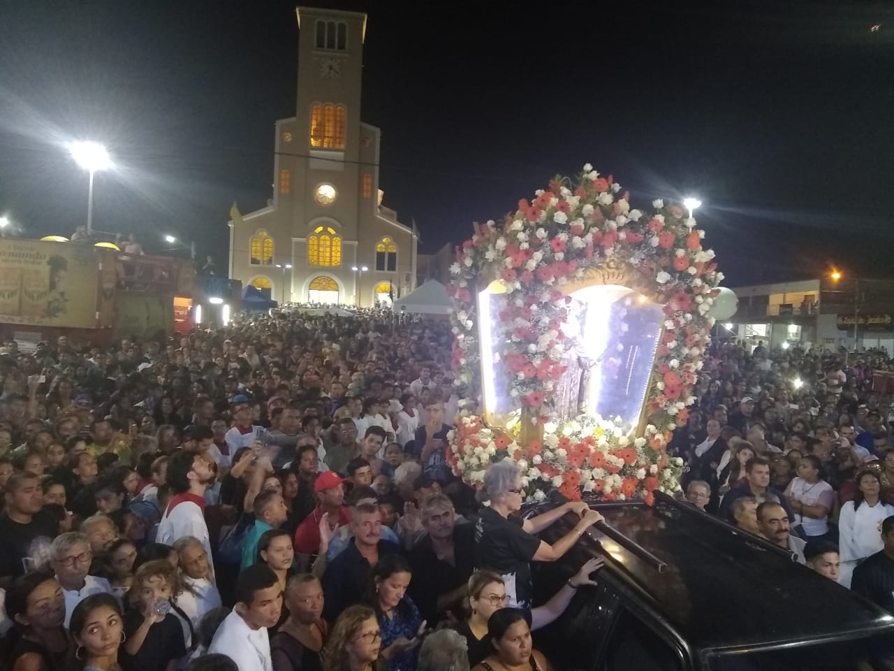 Procissão de Santa Rita de Cássia leva  80 mil pessoas às ruas de Santa Cruz