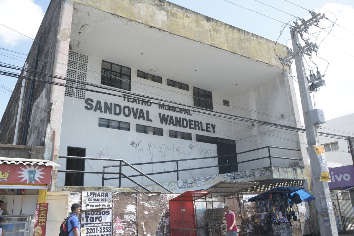 Prefeito anuncia projeto para reformar Teatro Sandoval Wanderley