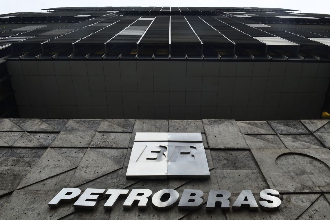Justiça suspende processo de venda de ativos da Petrobras