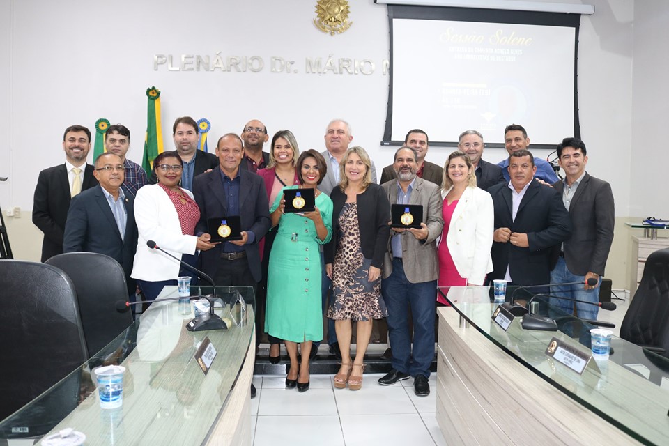 Jornalistas são homenageados com Comenda Agnelo Alves na Câmara de Parnamirim
