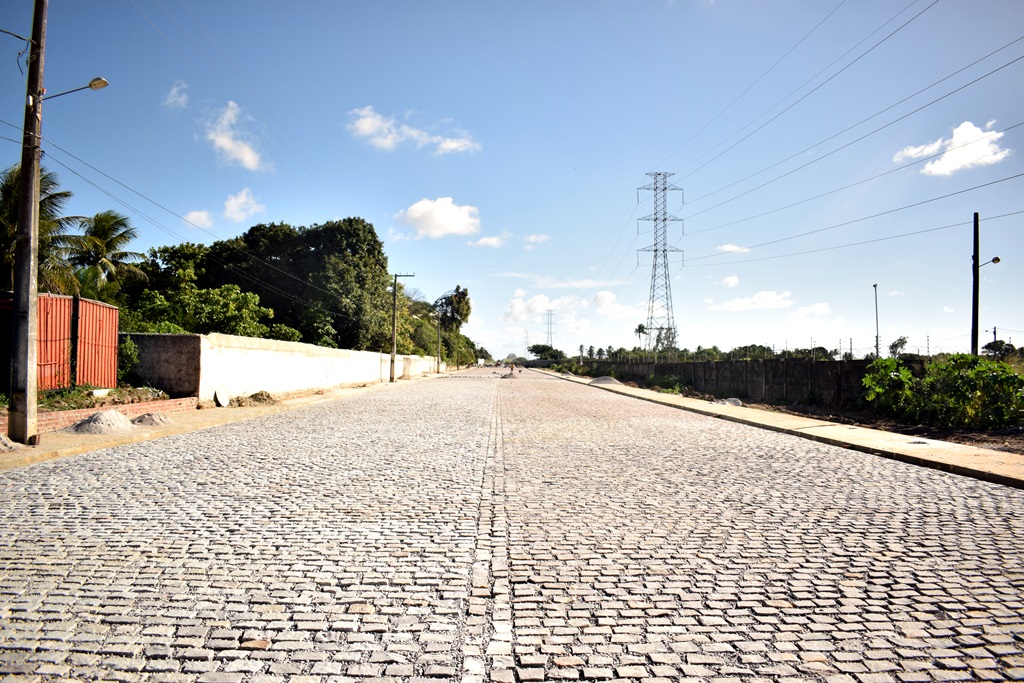 Prefeitura de Macaíba pavimenta mais uma avenida no Vilar