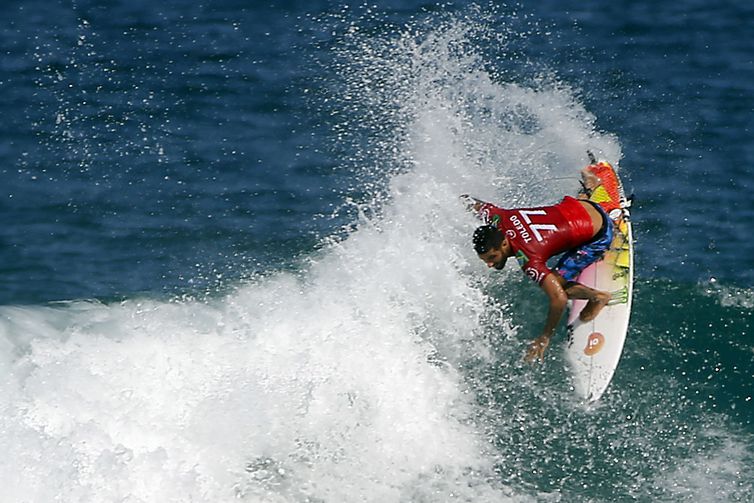 Filipe Toledo conquista bicampeonato no mundial de surfe em Saquarema