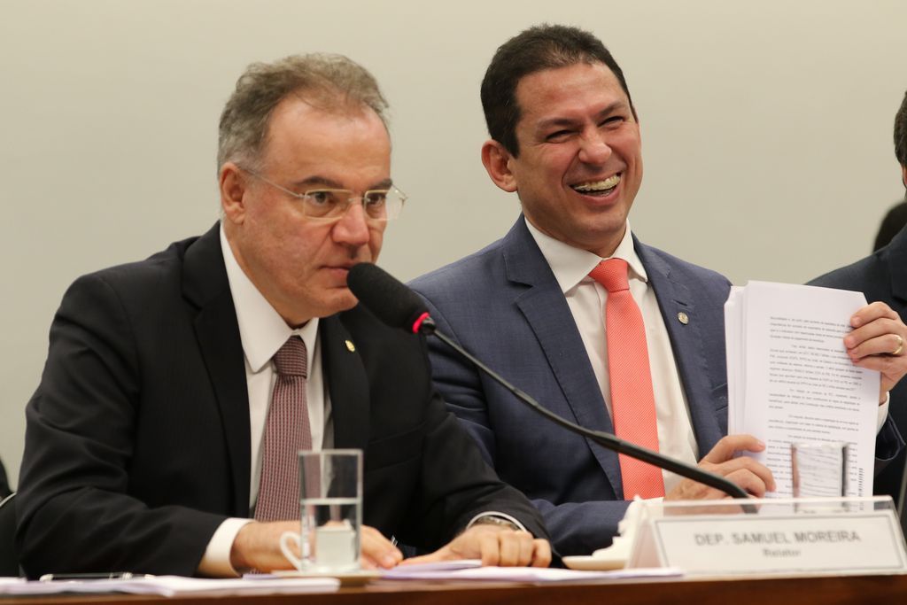Estados e municípios ficam fora de parecer sobre reforma da Previdência