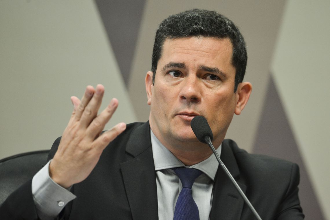 "O que existe é um escândalo fake já afundando", diz Moro na Câmara