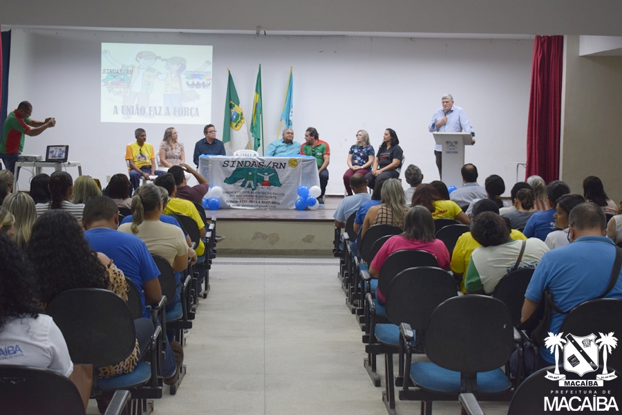 Macaíba: Agentes de saúde e endemias recebem novos equipamentos e uniformes