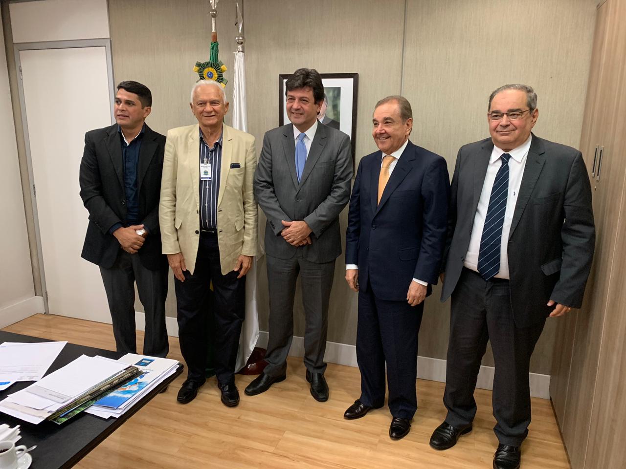Ministro da Saúde garante recursos para Varela Santiago