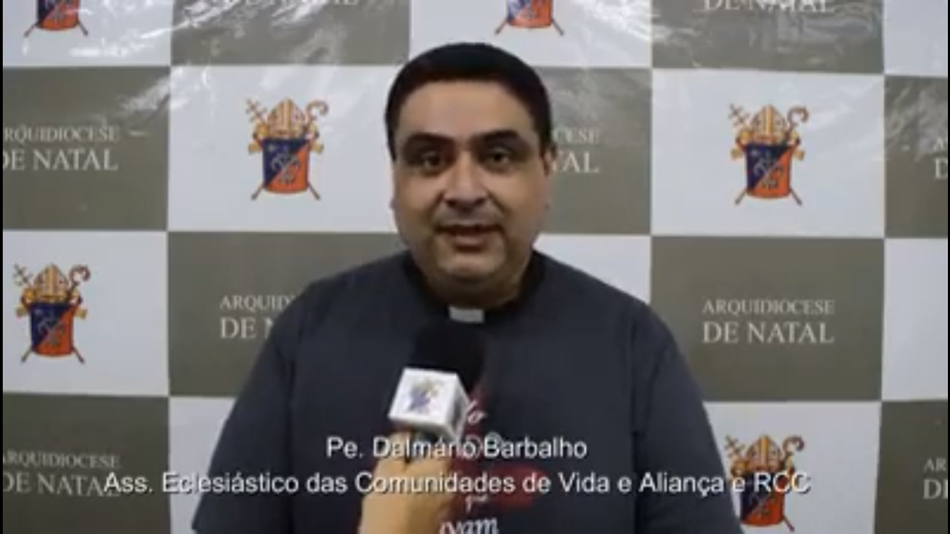 [Vídeo] Arquidiocese de Natal se explica após padre cantar “cachorrão do brega"