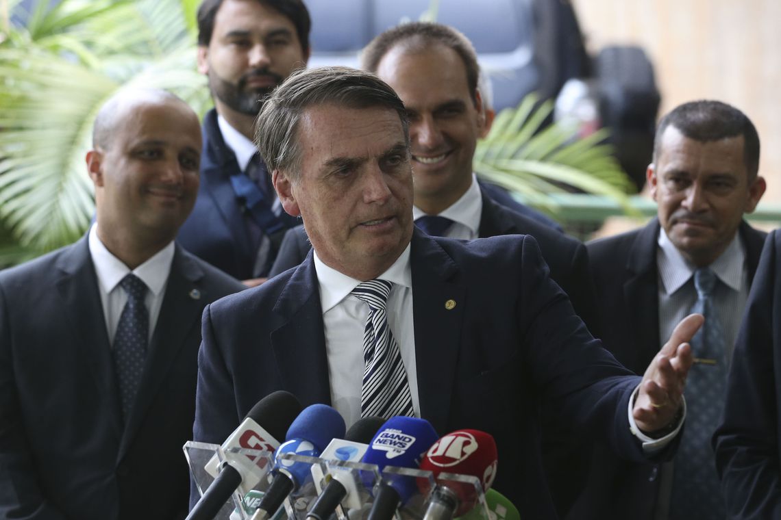 Bolsonaro diz que parte da imprensa brasileira "morre de saudades do PT"