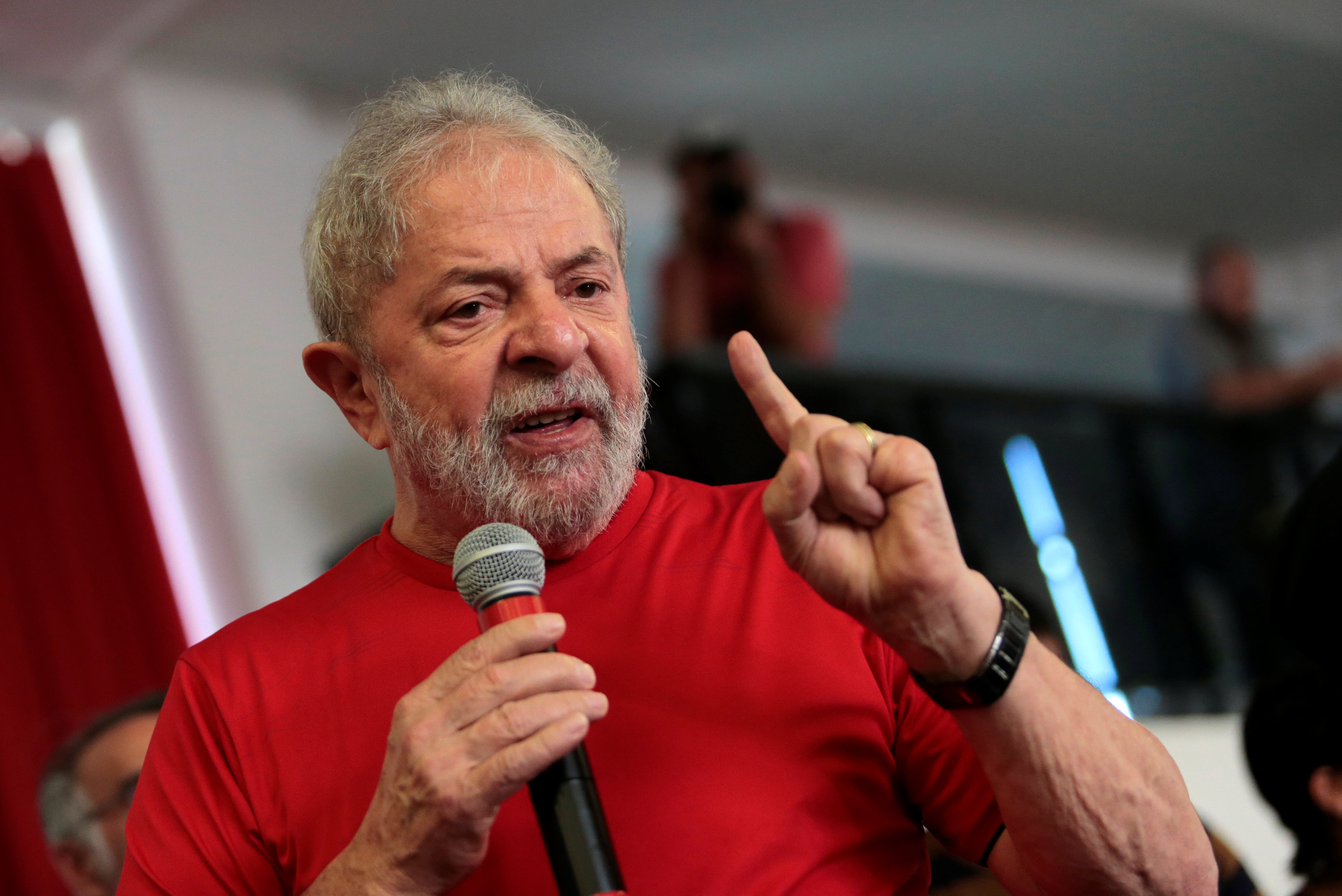 Juiz substituto de Moro já pode dar sentença de Lula no caso do Instituto
