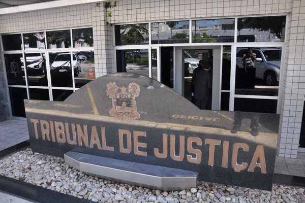 Em meio à crise, Justiça determina bloqueio de R$ 11,2 milhões do Governo do RN