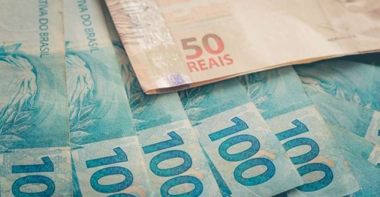 De cada 100 inadimplentes, 37 devem até R$ 500, diz CNDL